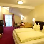 Posthotel Szálloda 4*