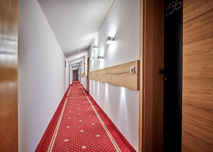 Posthotel Hotel 4*